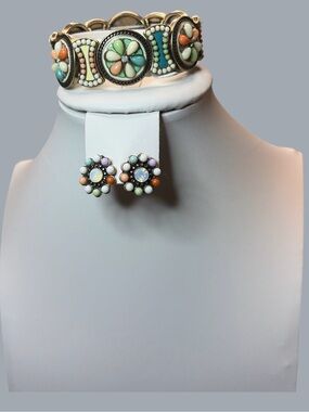 145 Pastel Floral Stretch Bracelet and Stud Earrings Set - Women Jewelry